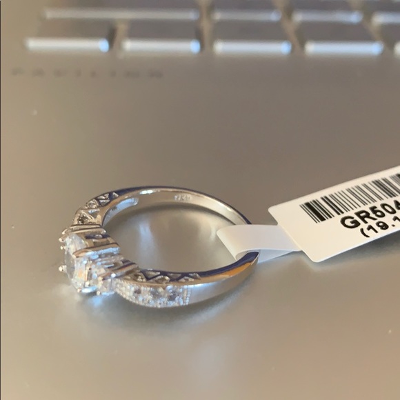 0.50ct Oval cut Engagement Ring Promise Ring - Picture 7 of 12